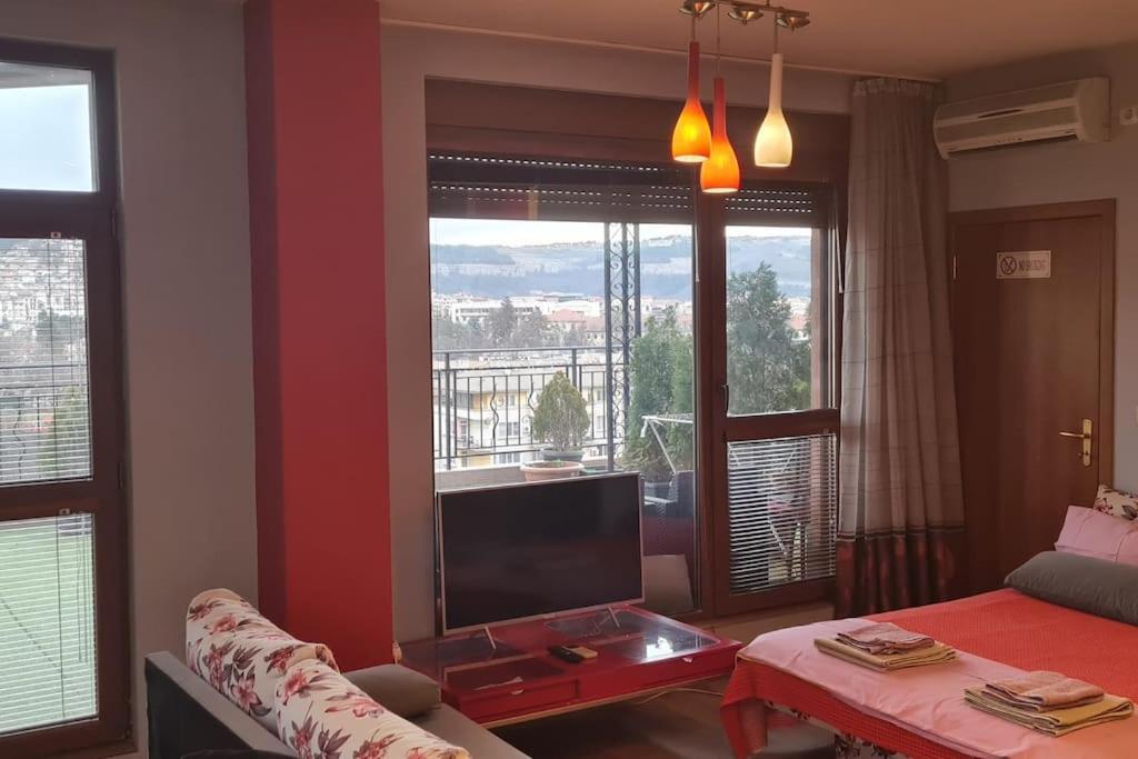 Unique Studio- Great Balcony And View! Parking Possibility! Veliko Tarnovo Ngoại thất bức ảnh