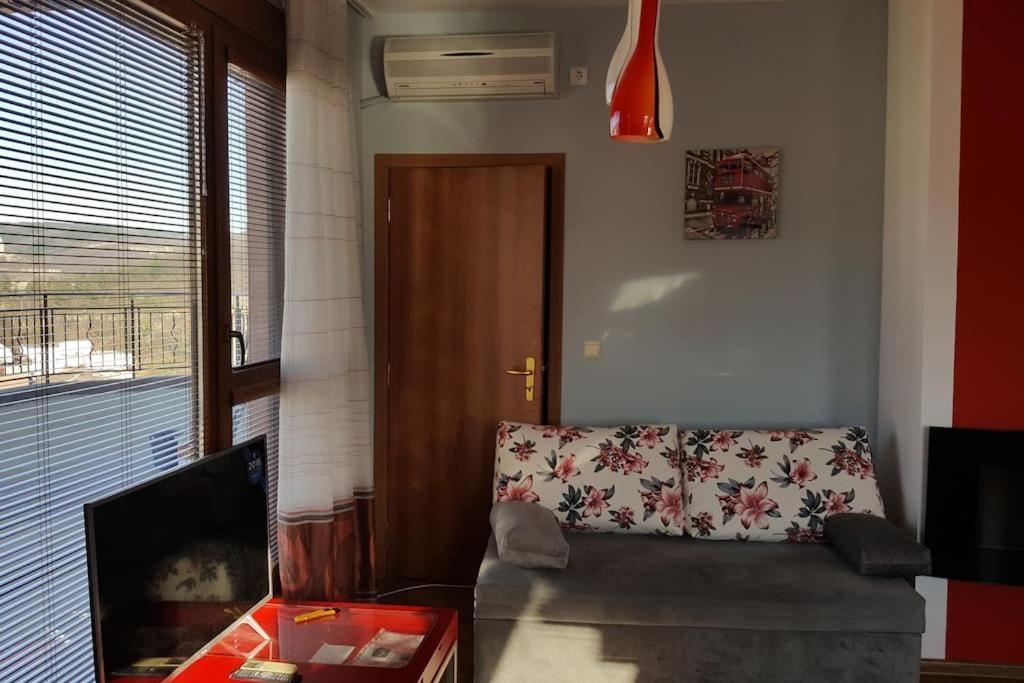Unique Studio- Great Balcony And View! Parking Possibility! Veliko Tarnovo Ngoại thất bức ảnh