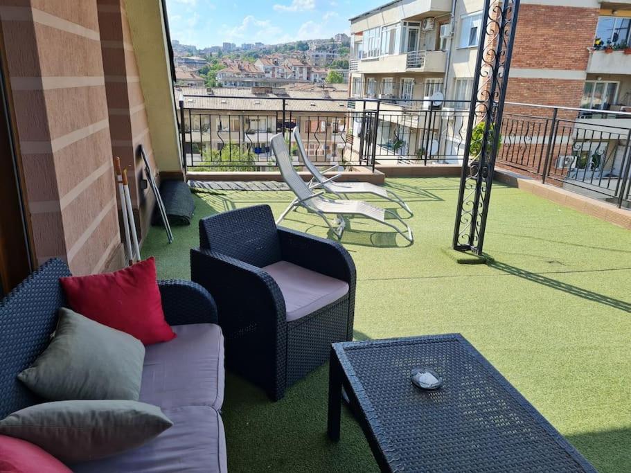 Unique Studio- Great Balcony And View! Parking Possibility! Veliko Tarnovo Ngoại thất bức ảnh