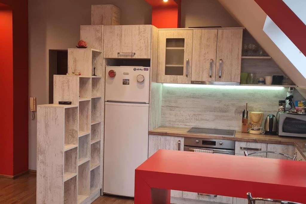 Unique Studio- Great Balcony And View! Parking Possibility! Veliko Tarnovo Ngoại thất bức ảnh