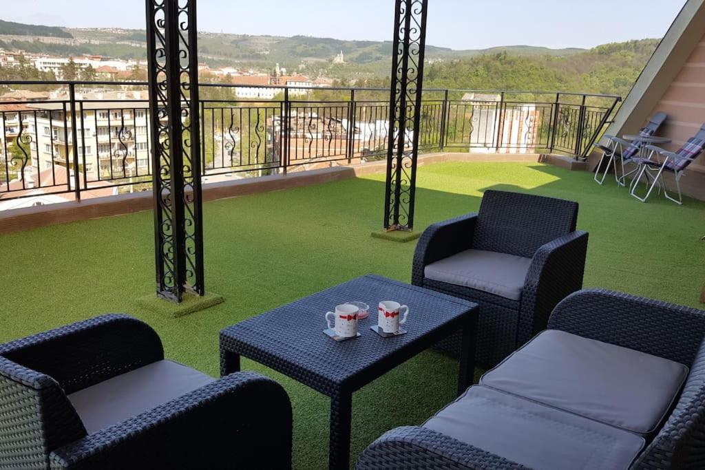 Unique Studio- Great Balcony And View! Parking Possibility! Veliko Tarnovo Ngoại thất bức ảnh