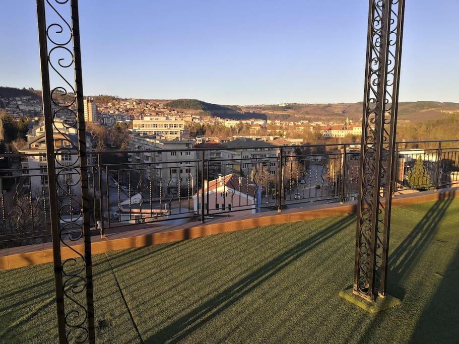 Unique Studio- Great Balcony And View! Parking Possibility! Veliko Tarnovo Ngoại thất bức ảnh